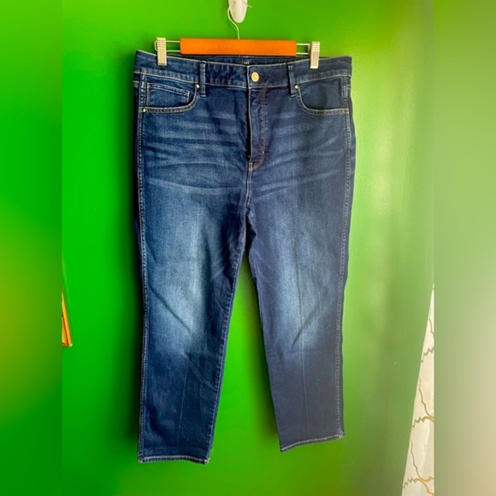 White House Black Market Straight Crop  Wash Jeans Size 12